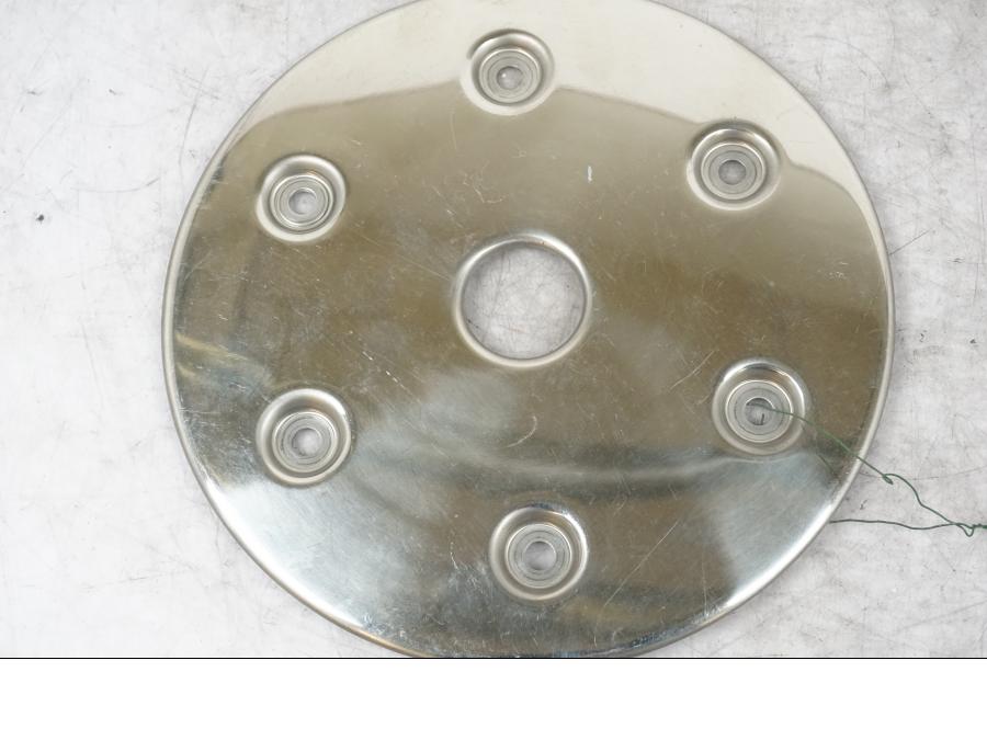 Baksidan på Bromsskivedekor från en Yamaha XV 1600 -2002 motorcykel.