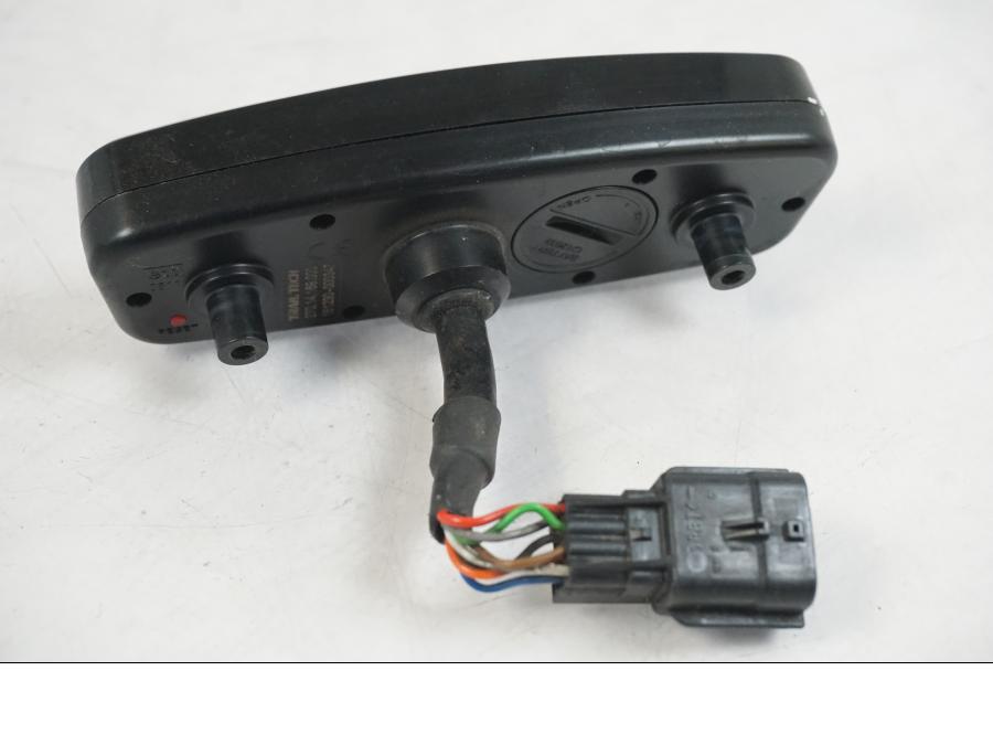 Höger sida på Instrumentpanel från en Husqvarna 701 SUPERMOTO ABS -2016 motorcykel.