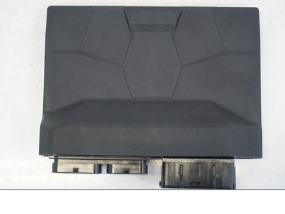 Framsidan på CDI / ECU från en Yamaha MT-09 Tracer -2021 motorcykel.