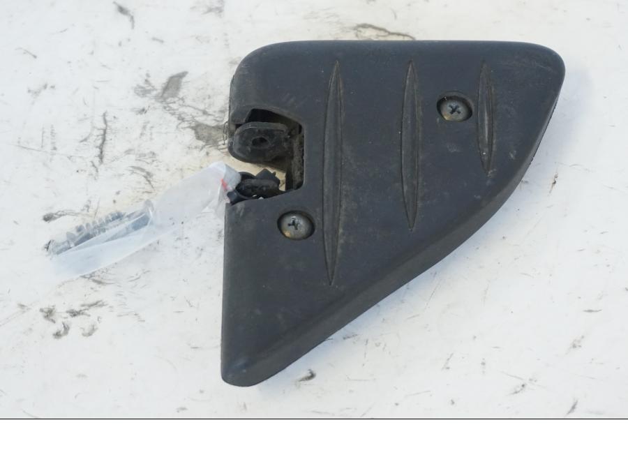 Baksidan på Fotpinne från en Honda SH 300 A -2011 scooter.