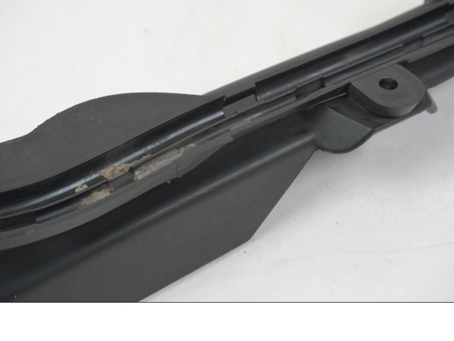 Höger sida på Remskydd från en BMW F 650 CS -2002 motorcykel.