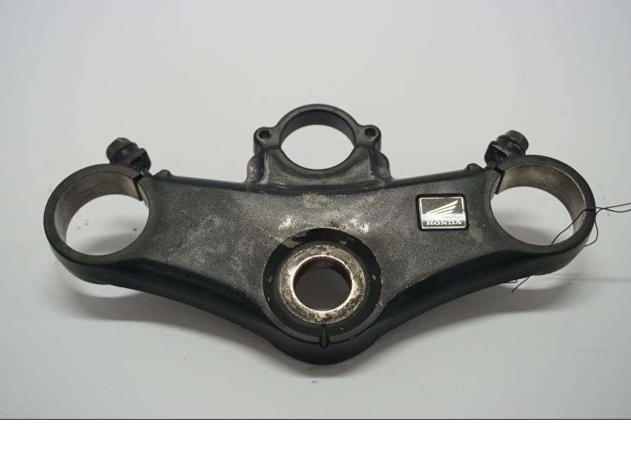 Framsidan på Gaffelkrona från en Honda VTR 1000 F -2005 motorcykel.