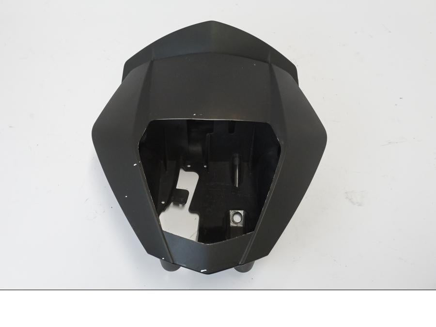 Snett uppifrån på Kåpset från en KTM 690 Duke -2016 motorcykel.