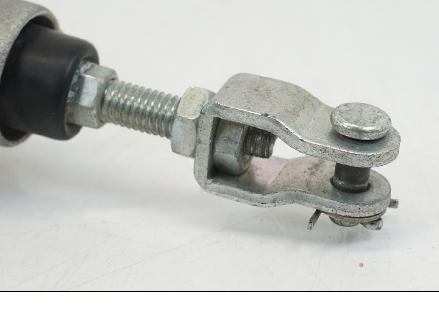 Vänster sida på Bromshuvudcylinder från en Suzuki GSX 1300 R -2017 motorcykel.