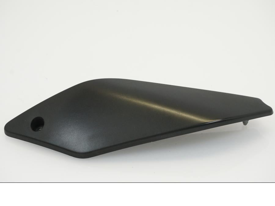 Framsidan på Sidkåpa från en KTM 690 Duke -2012 motorcykel.