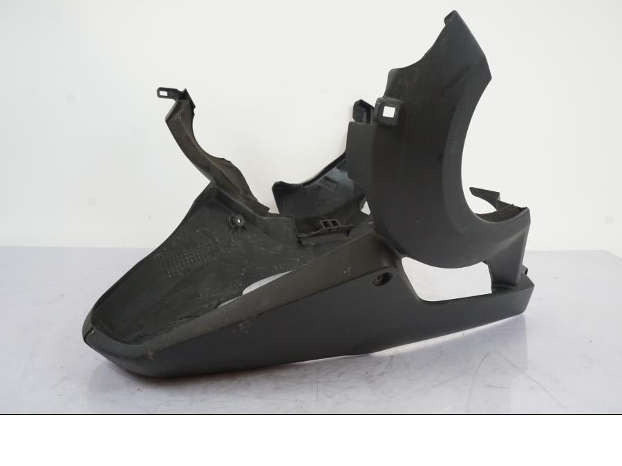 Framsidan på Magkåpa från en Honda VFR 1200 -2010 motorcykel.