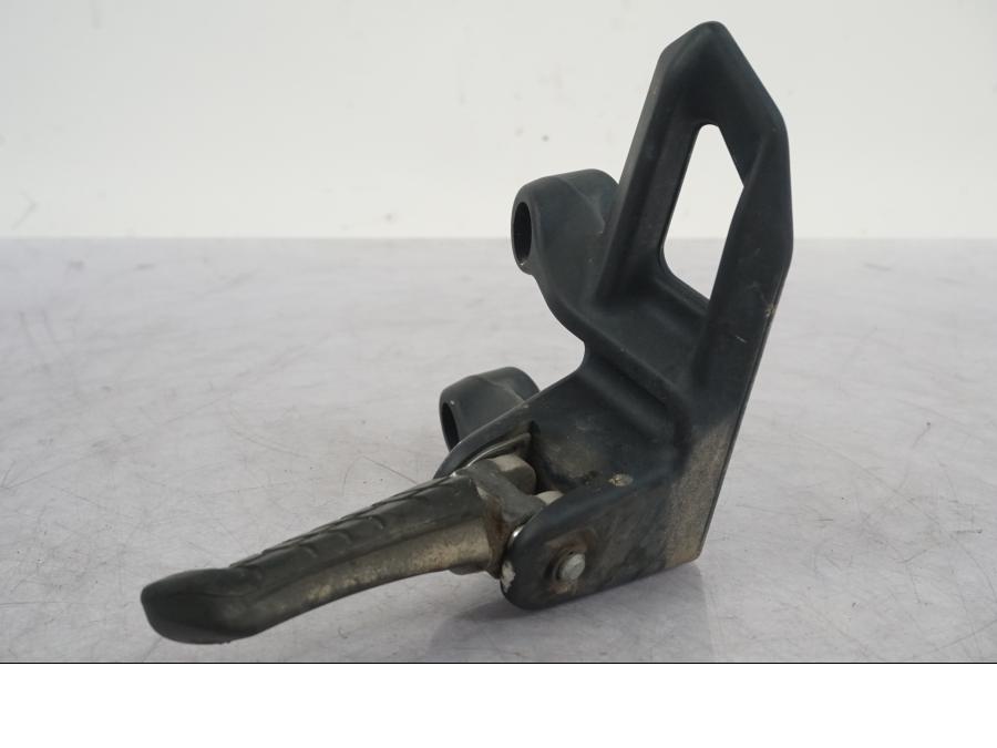 Baksidan på Fotpinne från en KTM 1290 Super Adventure R -2018 motorcykel.