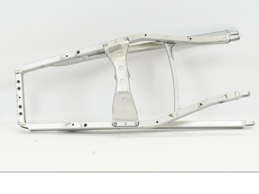 Baksidan på Bakram från en BMW K 1200 S -2006 motorcykel.