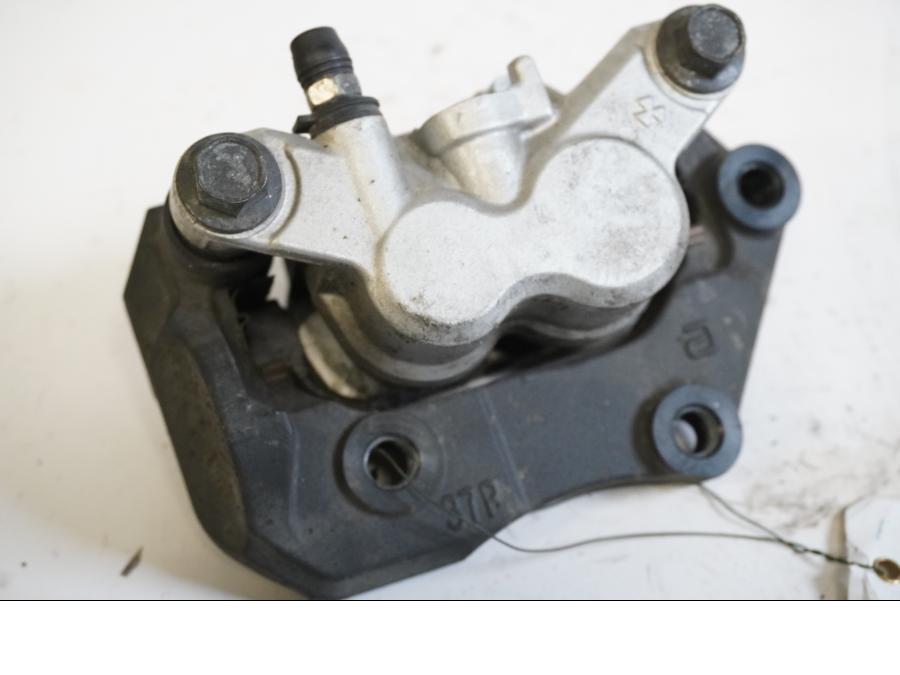 Framsidan på Bromsok från en Yamaha X-Max 250 -2012 scooter.