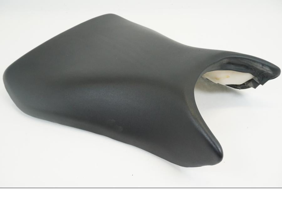 Baksidan på Sadel från en Yamaha YZF R6 -2006 motorcykel.