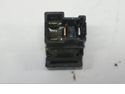 Höger sida på Relä från en Yamaha FZ1-SA -2007 motorcykel.