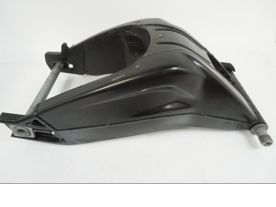 Snett nerifrån på Sving från en BMW S 1000 R -2019 motorcykel.