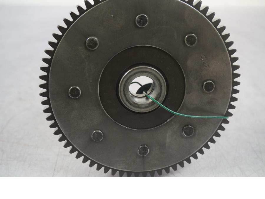 Vänster sida på Kopplingskorg från en KTM 125 Duke -2017 motorcykel.