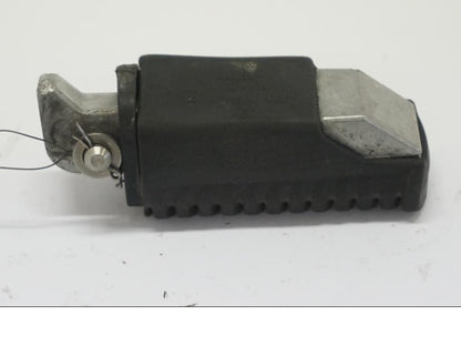 Baksidan på Fotpinne från en BMW F 700 GS -2013 motorcykel.