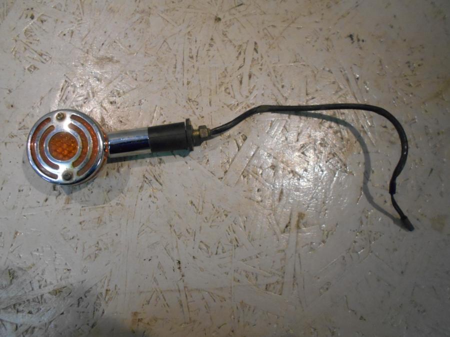 Framsidan på Blinkers från en Suzuki VZ 800 -2000 motorcykel.