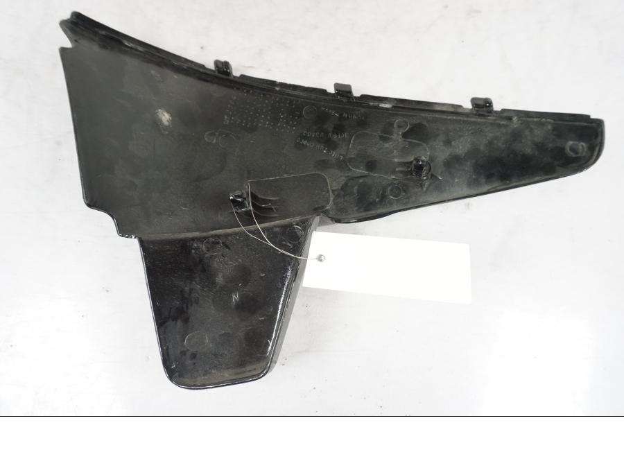 Vänster sida på Sidopanel från en Honda VT 600 C -1998 motorcykel.