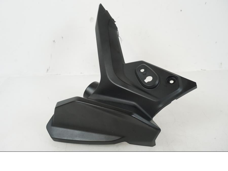 Framsidan på Strålkastarkåpa från en BMW F 750 GS -2019 motorcykel.