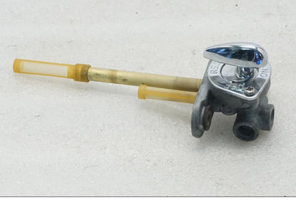 Framsidan på Bensinkran från en Yamaha XVZ 13TD -1999 motorcykel.