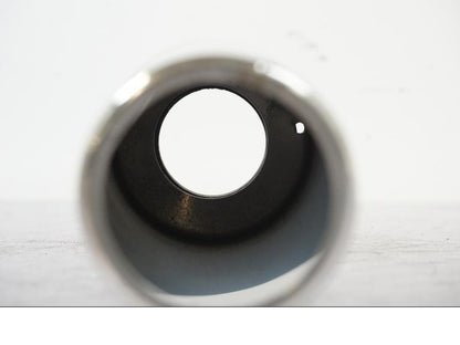 Vänster sida på Gaffeldekorrör från en Suzuki VL 800 -2002 motorcykel.