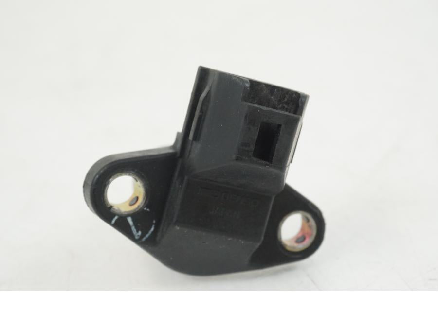 Snett uppifrån på Kamaxelgivare från en Suzuki GSX-R 750 -2001 motorcykel.