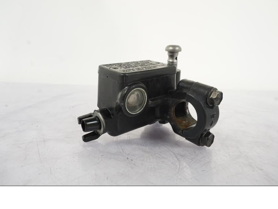 Höger sida på Bromshuvudcylinder från en Honda CBR 125 R -2006 motorcykel.