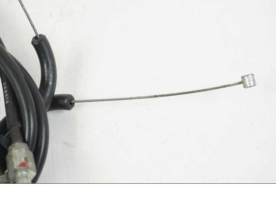 Snett uppifrån på Gasvajer från en Yamaha XT 660 X -2005 motorcykel.