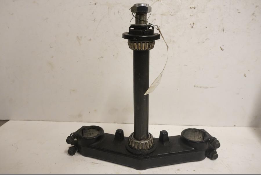 Framsidan på Gaffelkrona från en Kawasaki ZR-X 1200 S -2001 motorcykel.