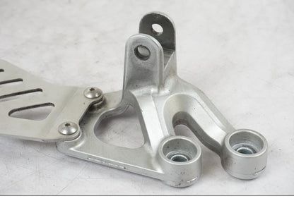 Höger sida på Fotpinnefäste från en Suzuki GSX-R 600 -2007 motorcykel.