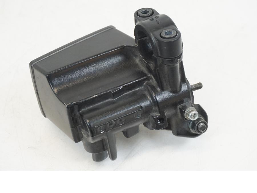 Extrabild1 på Bromshuvudcylinder från en Yamaha XT 1200 A -2010 motorcykel.