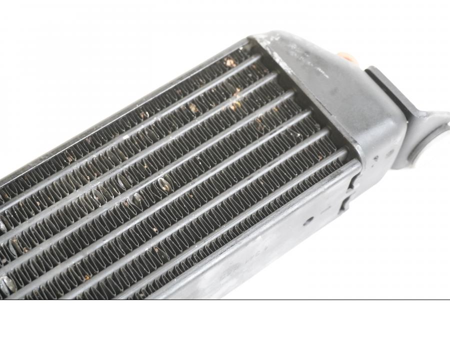 Höger sida på Oljekyl från en BMW R 1100 RT -2000 motorcykel.