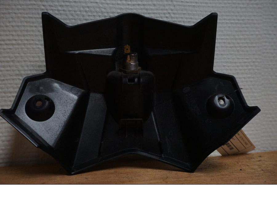 Baksidan på Bensintankskåpa från en Triumph Tiger -2012 motorcykel.