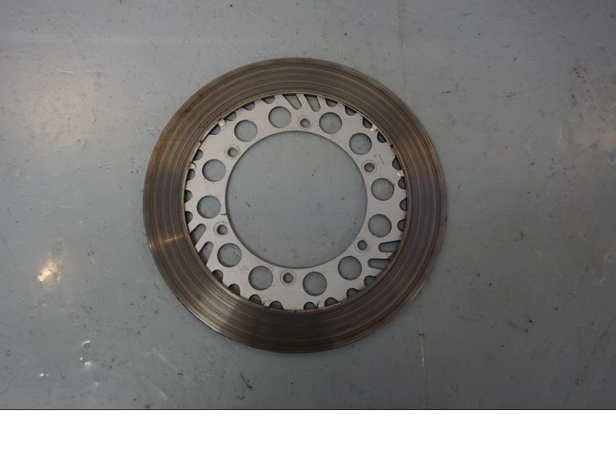 Framsidan på Bromsskiva från en Yamaha V-MAX 1200 -2001 motorcykel.