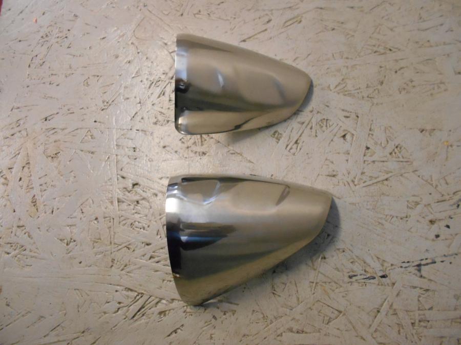 Baksidan på Ljuddämpardekor från en Triumph Speed Triple -2011 motorcykel.