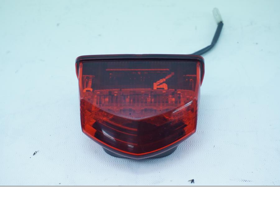 Framsidan på Baklampa från en Honda VFR 1200 -2012 motorcykel.