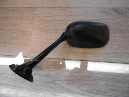 Baksidan på Backspegel från en Suzuki GSX-R 600 -1999 motorcykel.