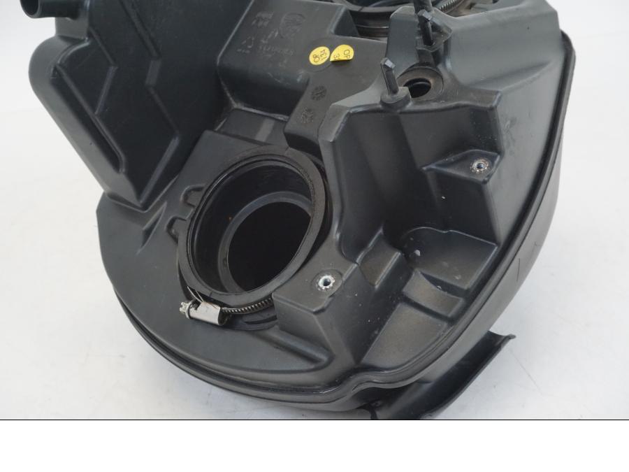 Extrabild2 på Luftburk från en Ducati Hyperstrada -2013 motorcykel.