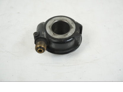 Höger sida på Hastighetsdrivning från en Yamaha XJR 1300 -2002 motorcykel.