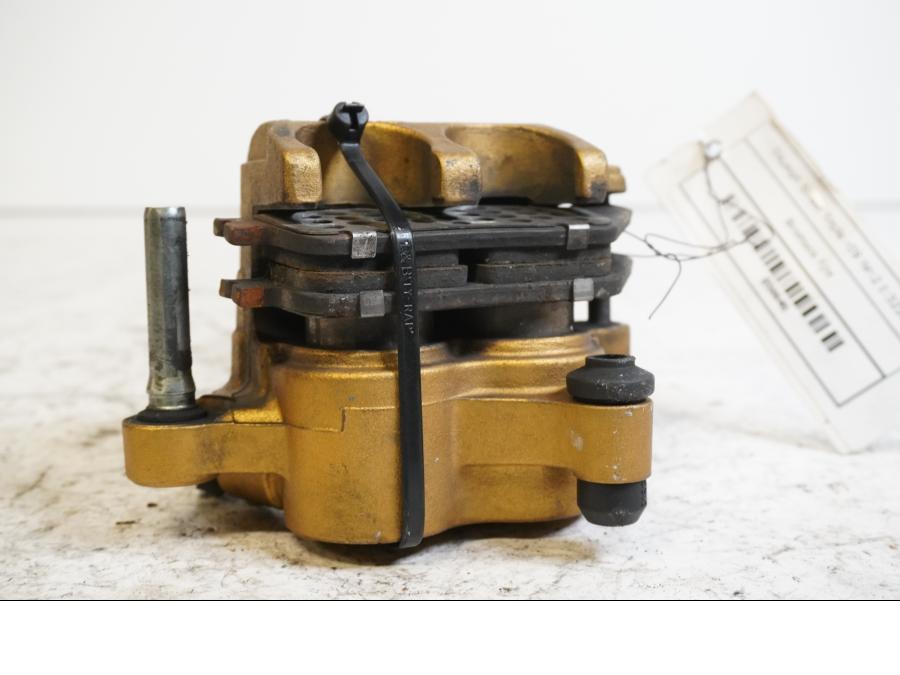 Höger sida på Bromsok från en Triumph Street Triple -2009 motorcykel.