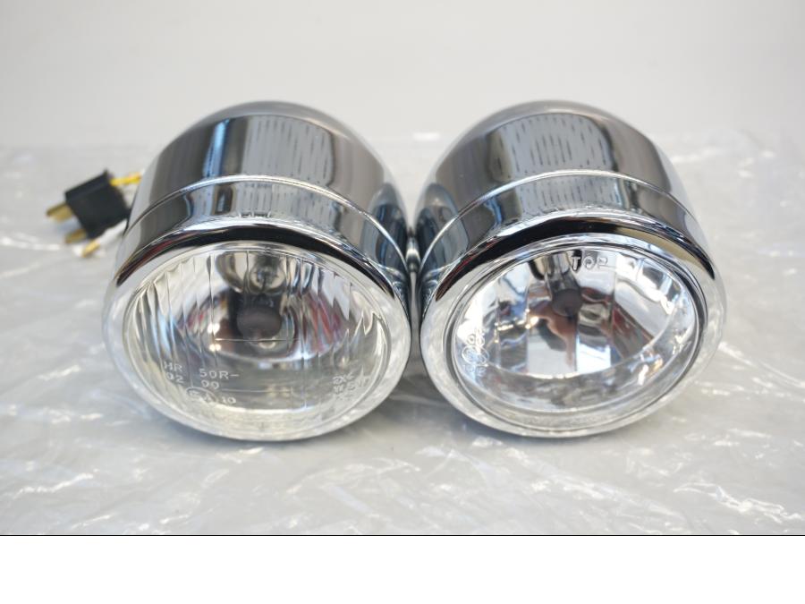 Framsidan på Strålkastare från en Universal Universal -2022 motorcykel.