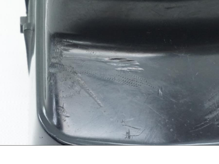 Snett nerifrån på Strålkastarhus från en Kawasaki Z 750 80-tal -1984 motorcykel.