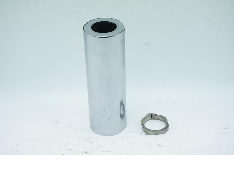 Framsidan på Gaffeldekorrör från en Kawasaki VN 1500 Classic Tourer -2001 motorcykel.