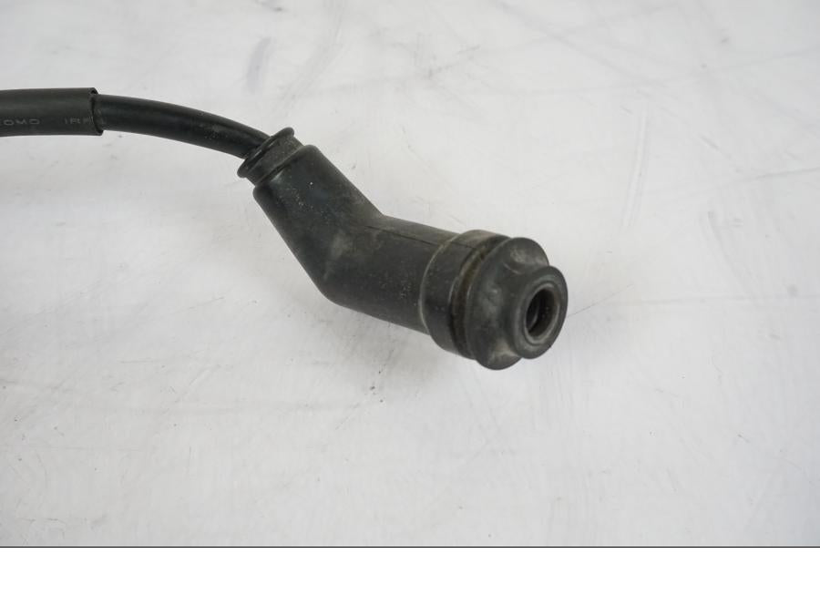 Vänster sida på Tändspole från en Honda CRF 1000 Africa Twin -2016 motorcykel.