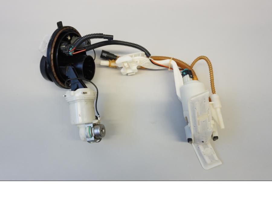 Baksidan på Bensinpump insprut från en H-D Street Glide FLHX -2015 motorcykel.