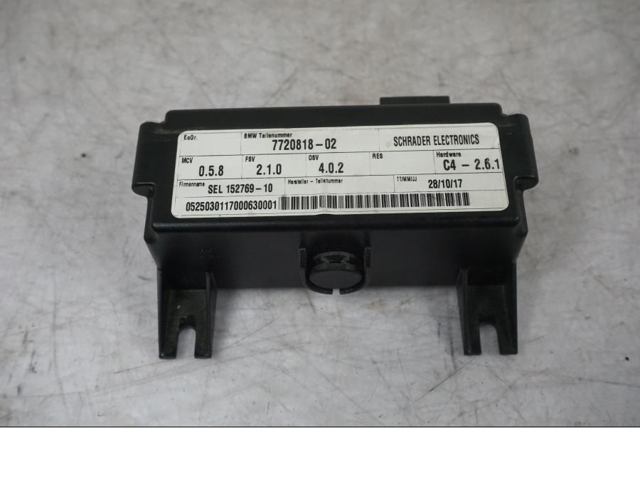 Framsidan på RDC Styrenhet från en BMW F 800 R -2018 motorcykel.