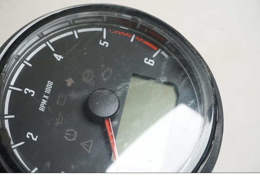 Baksidan på Varvräknare från en Indian Chieftain Dark Horse -2019 motorcykel.