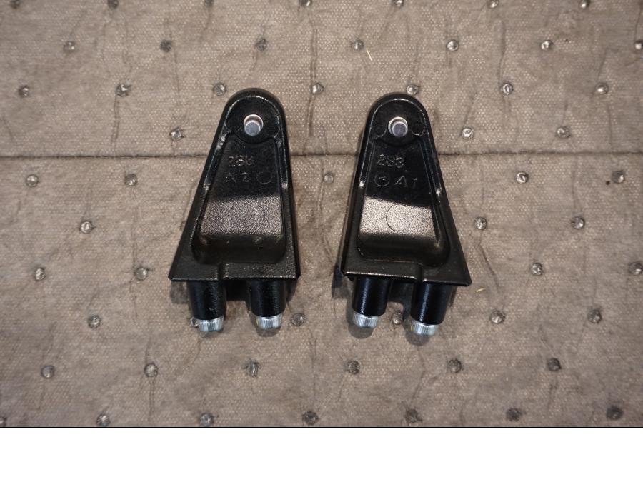 Baksidan på Instrumentpanelsfäste från en Yamaha V-Max 1700 -2010 motorcykel.