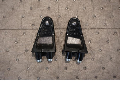 Baksidan på Instrumentpanelsfäste från en Yamaha V-Max 1700 -2010 motorcykel.