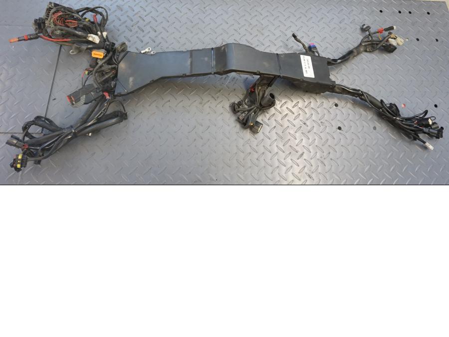 Framsidan på Kabelstam från en H-D Touring Road King Classic FLHRCI -2008 motorcykel.