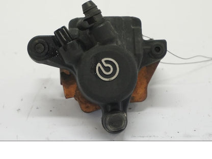 Framsidan på Bromsok från en BMW F 700 GS -2013 motorcykel.