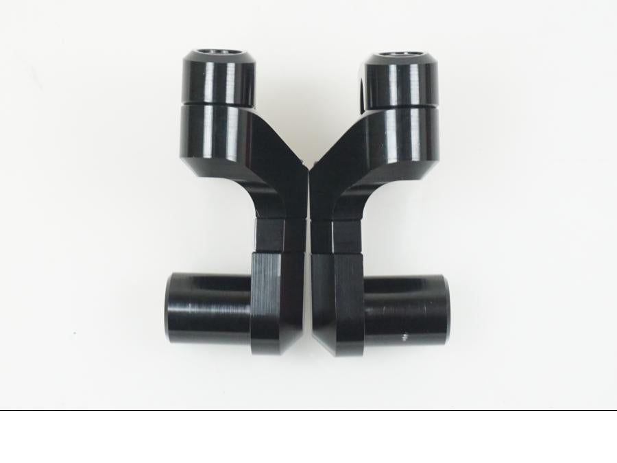 Vänster sida på Styrfäste från en Universal Universal -2024 moped.